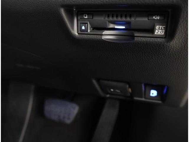 ハリアーハイブリッド Ｚ　パノラミックルーフ　地上デジタル　衝突被害軽減　サイドエアバッグ　ＬＥＤランプ　Ｂモニタ　クルコン　ナビＴＶ　横滑り防止装置　スマートキー　盗難防止システム　ＡＢＳ　アルミ　ＥＴＣ付　エアバッグ（16枚目）