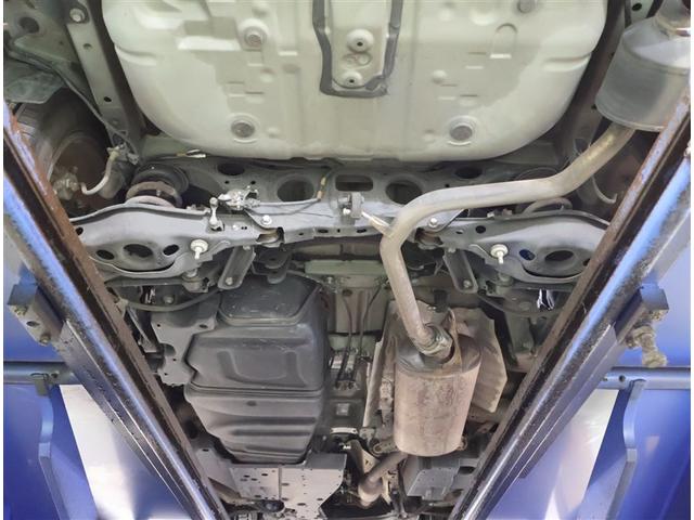 ハリアー プレミアム　エアロ付　大型サンルーフ　カーテンエアバッグ　クルーズＣ　Ｂカメラ　電動パワーシート　ＬＥＤライト　メモリナビ　横滑り防止機能　オートエアコン　Ａストップ　エアバッグ　ＡＷ　ＤＶＤ再生可　ナビ＆ＴＶ（24枚目）