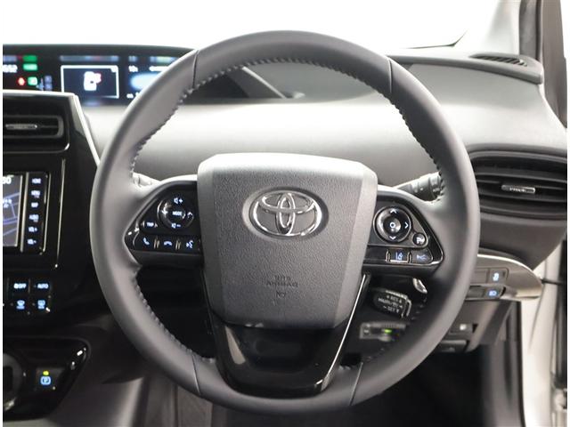 プリウス Ｓ　取説記録簿　ＤＶＤ再生機能　ＥＳＣ　スマートキ－　地デジ　メモリーナビゲーション　ＬＥＤヘッドライト　ＥＴＣ車載器　フルオートエアコン　クルーズコントロール　エアバッグ　イモビ　パワーウインドウ　ＰＳ（6枚目）