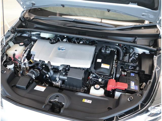 プリウス Ｓ　取説記録簿　ＤＶＤ再生機能　ＥＳＣ　スマートキ－　地デジ　メモリーナビゲーション　ＬＥＤヘッドライト　ＥＴＣ車載器　フルオートエアコン　クルーズコントロール　エアバッグ　イモビ　パワーウインドウ　ＰＳ（18枚目）