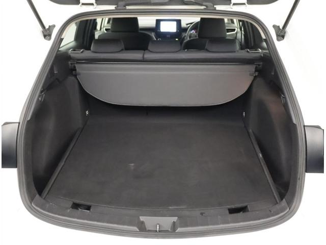 カローラツーリング ハイブリッド　Ｇ－Ｘ　衝突軽減ブレーキ　横滑り防止　盗難防止システム　Ｂカメ　Ｗエアバック　サイドエアバッグ　クルコン　ナビ　エアバッグ　ＥＴＣ　オートエアコン　キーレス　メモリナビ　ＡＢＳ　スマートキー＆プッシュスタート（18枚目）