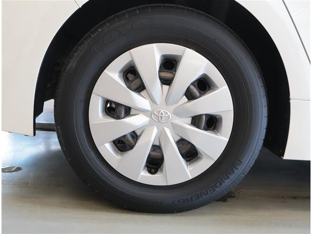 カローラツーリング ハイブリッド　Ｇ－Ｘ　衝突軽減ブレーキ　横滑り防止　盗難防止システム　Ｂカメ　Ｗエアバック　サイドエアバッグ　クルコン　ナビ　エアバッグ　ＥＴＣ　オートエアコン　キーレス　メモリナビ　ＡＢＳ　スマートキー＆プッシュスタート（21枚目）