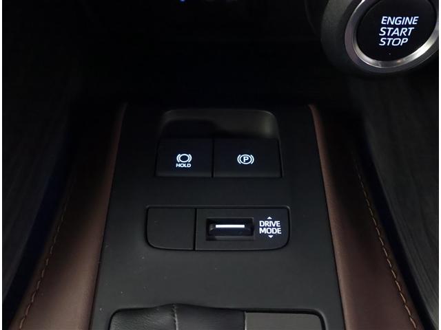 ハリアー Ｚ　レザーパッケージ　スマキ　エアロ　追突防止　フルセグテレビ　バックモニター　ドラレコ付　本革シート　アルミ　横滑り防止機能　Ｐシート　整備記録簿　オートクルーズコントロール　ＡＵＸ　ＬＥＤヘッドライト　盗難防止システム（13枚目）