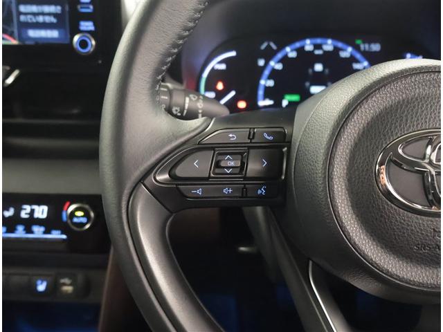 ヤリスクロス ハイブリッドＺ　インテリジェントキー　アルミホイル　ＬＥＤライト　リアカメラ　クルーズコントロール　整備記録簿　横滑り防止システム　ナビＴＶ　メモリーナビゲーション　電動シ－ト　パワステ　オートエアコン　キーフリー（12枚目）