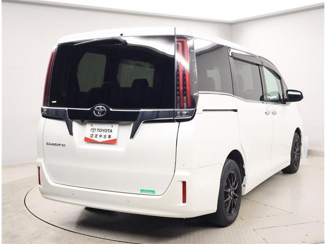 エスクァイア Gi 両側Pドア スマートキーPスタート リアカメラ アイドリングSTOP ETC車載器 オートエアコン イモビライザー オートクルーズコントロール キーレス ナビTV 定期点検記録簿 ABS 3列 アルミ(3枚目)