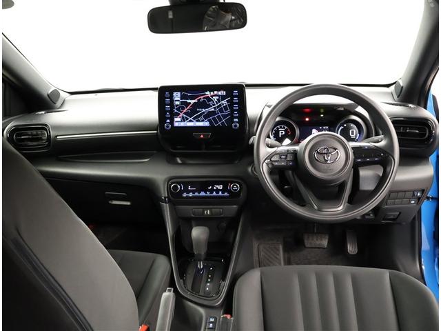 ヤリス Ｇ　バックモニタ－　誤発進抑制機能　スマートキー　盗難防止装置　横滑り防止機能　キーレス　ＥＴＣ　オートエアコン　メモリーナビ　ＡＢＳ　運転席エアバック　サイドエアバッグ　記録簿有　ナビ　パワーウィンドウ（5枚目）