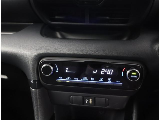 ヤリス Ｇ　バックモニタ－　誤発進抑制機能　スマートキー　盗難防止装置　横滑り防止機能　キーレス　ＥＴＣ　オートエアコン　メモリーナビ　ＡＢＳ　運転席エアバック　サイドエアバッグ　記録簿有　ナビ　パワーウィンドウ（10枚目）