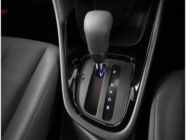 ヤリス Ｇ　バックモニタ－　誤発進抑制機能　スマートキー　盗難防止装置　横滑り防止機能　キーレス　ＥＴＣ　オートエアコン　メモリーナビ　ＡＢＳ　運転席エアバック　サイドエアバッグ　記録簿有　ナビ　パワーウィンドウ（11枚目）