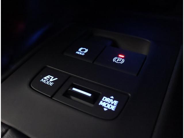 ハリアーハイブリッド Ｚ　レザーパッケージ　エアロ　地デジ　横滑防止　盗難防止システム　Ｂモニター　革　ＬＥＤライト　パワーウィンドウ　クルコン　スマートキ－　助手席エアバック　パワーシート　エアバッグ　点検記録簿　オートエアコン　ナビＴＶ（11枚目）