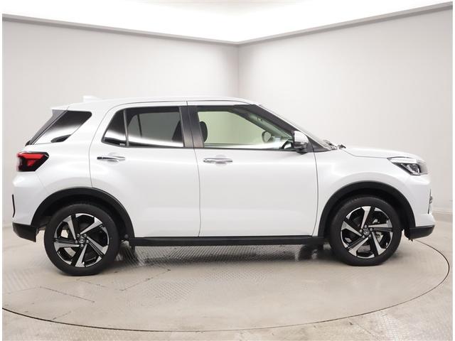 ライズ Ｚ　衝突軽減Ｂ　定期点検記録簿　Ｂカメラ　ナビ＆ＴＶ　メモリーナビゲーション　ＬＥＤライト　フルセグＴＶ付　クルーズコントロール　スマートキー　ＤＶＤ　ＡＣ　アルミホイール　イモビ　ＥＴＣ車載器　キーレス（4枚目）