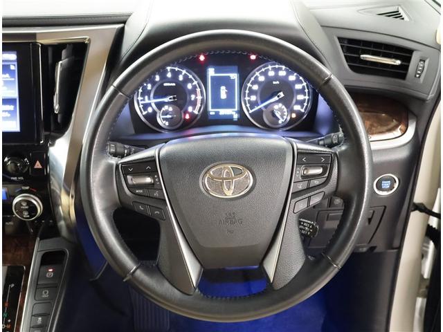 アルファード ２．５Ｘ　衝突回避システム　Ｒカメラ　イモビライザー　ＥＴＣ車載器　オートエアコン　ＬＥＤヘッドライト　３列シート　クルコン　フルフラットシート　スマートキー　リアエアコン　ＥＳＣ　ＡＷ　エアバック　キーレス（6枚目）