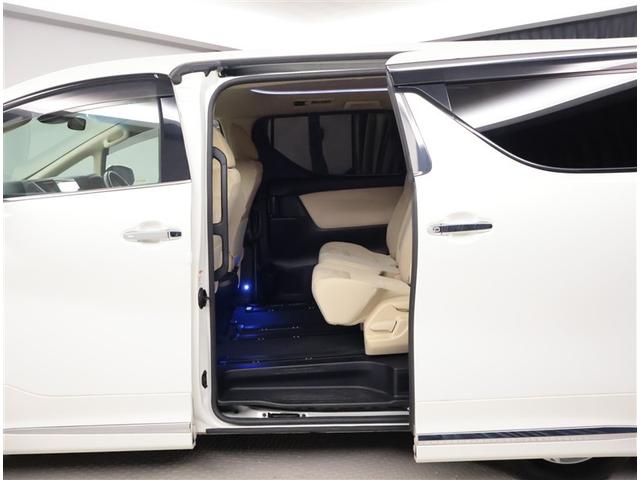 アルファード ２．５Ｘ　衝突回避システム　Ｒカメラ　イモビライザー　ＥＴＣ車載器　オートエアコン　ＬＥＤヘッドライト　３列シート　クルコン　フルフラットシート　スマートキー　リアエアコン　ＥＳＣ　ＡＷ　エアバック　キーレス（21枚目）