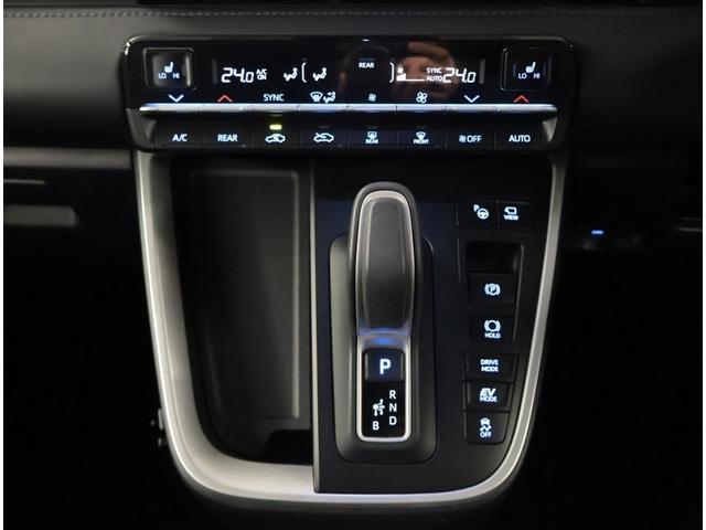 ヴォクシー ハイブリッドS-Z パワーウィンドウ DVD再生機能 インテリキー 横滑防止装置 地デジTV アクティブクルーズコントロール フルオートエアコン リアカメラ エアバッグ ABS 100V充電 ナビTV WAC キーレス(16枚目)