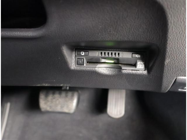 プリウス Ｓ　衝突軽減　４ｗｄ　フルセグＴＶ　エアコン　ＬＥＤヘッドライト　バックガイドモニター　クルコン　ＥＴＣ車載器　盗難防止システム　メモリナビ　パワーステアリング　カーテンエアバック　ＡＢＳ　エアバッグ（12枚目）