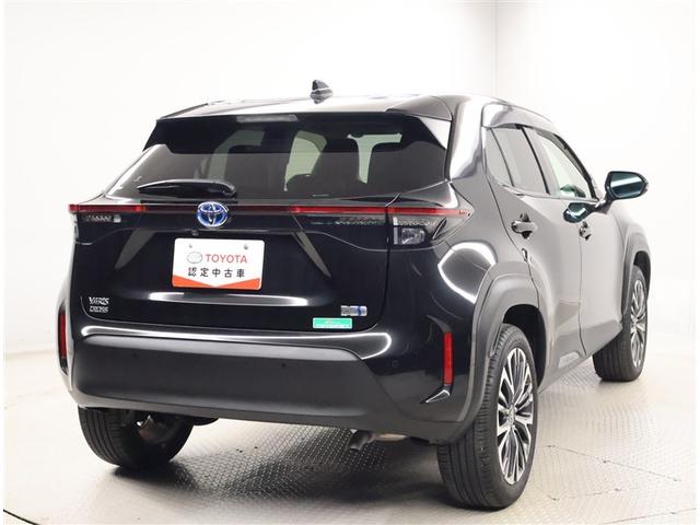 ヤリスクロス ハイブリッドZ インテリジェントキー アルミホイル LEDライト リアカメラ ナビ クルーズコントロール 整備記録簿 横滑り防止システム メモリーナビゲーション 電動シ-ト パワステ オートエアコン キーフリー(3枚目)