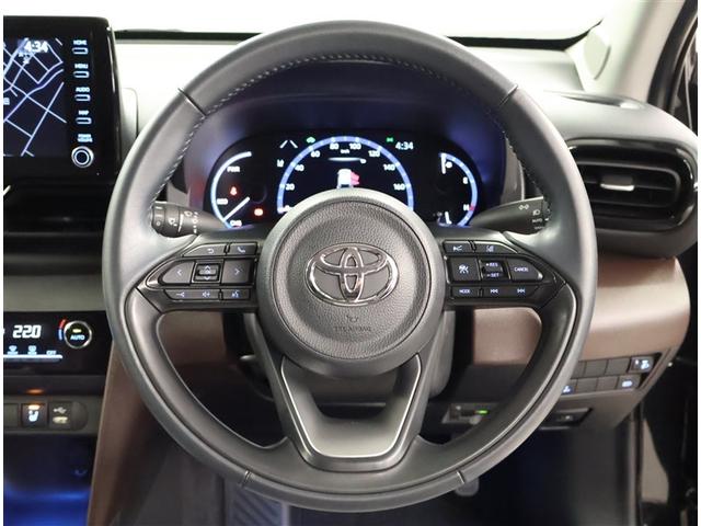 ヤリスクロス ハイブリッドZ インテリジェントキー アルミホイル LEDライト リアカメラ ナビ クルーズコントロール 整備記録簿 横滑り防止システム メモリーナビゲーション 電動シ-ト パワステ オートエアコン キーフリー(6枚目)