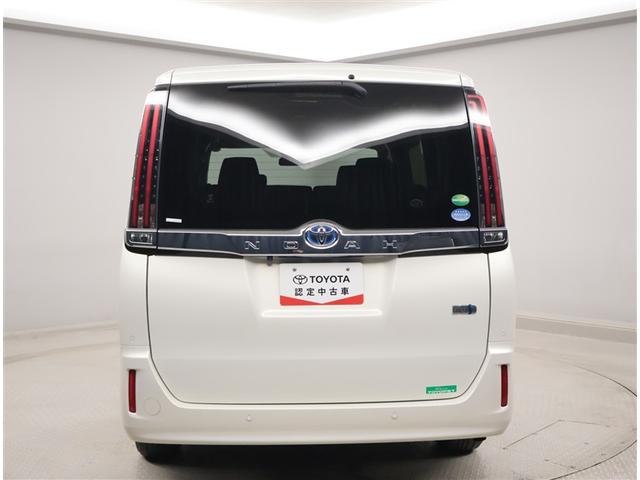 ノア ハイブリッドＧ　Ｒカメラ　スマートキー＆プッシュスタート　ＬＥＤへッドライト　イモビライザー　記録簿有　Ｗエアコン　パワーウインドウ　アルミ　クルコン　エアバッグ　横滑り防止　フルフラット　パワステ　ナビＴＶ　ＡＢＳ（2枚目）