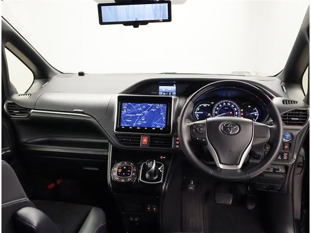 エスクァイア ハイブリッドGiプレミアムパッケジブラックテーラード 誤発進抑制機能 Bカメラ スマートキー ナビ&TV イモビライザー LEDランプ ETC車載器 クルーズコントロール アルミ 地デジ 横滑り防止装置 キーレス ABS DVD再生 3列シート 記録簿(5枚目)