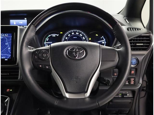 エスクァイア ハイブリッドGiプレミアムパッケジブラックテーラード 誤発進抑制機能 Bカメラ スマートキー ナビ&TV イモビライザー LEDランプ ETC車載器 クルーズコントロール アルミ 地デジ 横滑り防止装置 キーレス ABS DVD再生 3列シート 記録簿(6枚目)