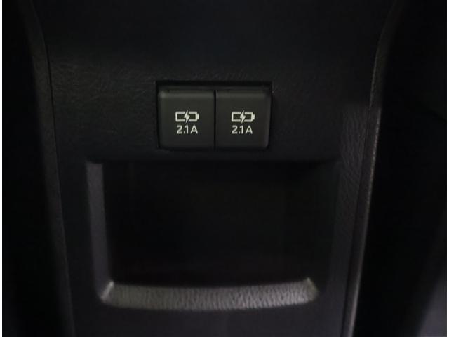 エスクァイア ハイブリッドGiプレミアムパッケジブラックテーラード 誤発進抑制機能 Bカメラ スマートキー ナビ&TV イモビライザー LEDランプ ETC車載器 クルーズコントロール アルミ 地デジ 横滑り防止装置 キーレス ABS DVD再生 3列シート 記録簿(10枚目)