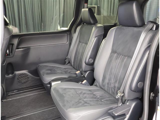 エスクァイア ハイブリッドGiプレミアムパッケジブラックテーラード 誤発進抑制機能 Bカメラ スマートキー ナビ&TV イモビライザー LEDランプ ETC車載器 クルーズコントロール アルミ 地デジ 横滑り防止装置 キーレス ABS DVD再生 3列シート 記録簿(23枚目)