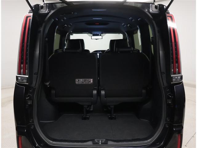 エスクァイア ハイブリッドGiプレミアムパッケジブラックテーラード 誤発進抑制機能 Bカメラ スマートキー ナビ&TV イモビライザー LEDランプ ETC車載器 クルーズコントロール アルミ 地デジ 横滑り防止装置 キーレス ABS DVD再生 3列シート 記録簿(26枚目)