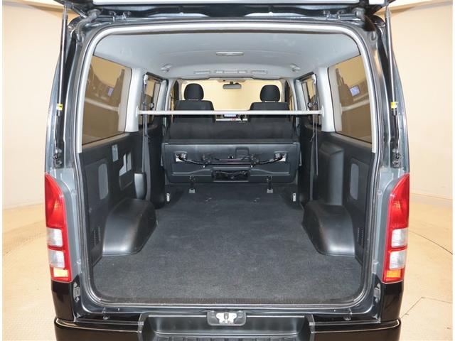 ハイエースバン ロングスーパーＧＬプライムセレ　ＡＣ１００Ｖ電源　アルミホイール　バックカメラ　キーレスエントリー　フルセグ　ＥＴＣ　ＤＶＤ　ＨＤＤナビ　パワーウィンドウ　オートエアコン　フルフラット　セキュリティ　Ｗエアコン（19枚目）