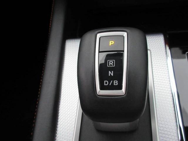 P 4WD マイパイロット 駆動用バッテリー残存率96% 3列シート 7人乗り 本革シート 禁煙車 BOSEサウンドシステム AC100V/1500W電源 9型スマホ連携ナビ 全周囲カメラ ワンオーナー車(8枚目)