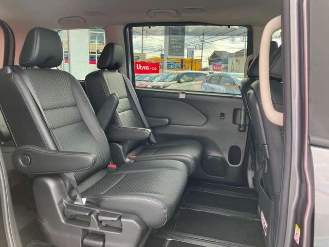 セレナ e-パワー ハイウェイスターV 1.2 e-POWER ハイウェイスター V メモリーナビ アラウンドビューモニター シートヒーター 両側オートスライドドア ETC プロパイロット 後席モニター エマージェンシーブレーキ(17枚目)