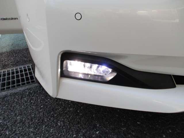 X 禁煙車 メーカーナビ アラウンドビューモニター ETC エマージェンシーブレーキ クルーズコントロール LEDヘッドライト スマートルームミラー VDC シートヒータ 純正アルミホイール ワンオーナー(24枚目)