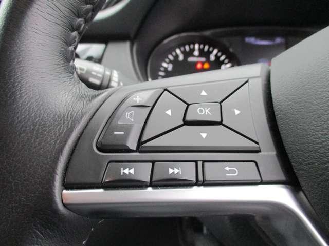 20X 禁煙車 メモリーナビ(MM317D-W) フルセグTV バックカメラ ETC オートバックドア エマージェンシーブレーキ インテリジェントキー デュアルオートエアコン 純正アルミホイール ワンオーナー(8枚目)
