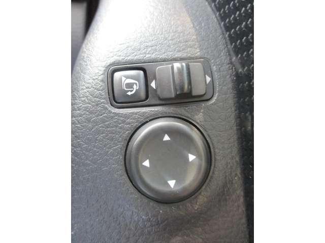 20X 禁煙車 メモリーナビ(MM317D-W) フルセグTV バックカメラ ETC オートバックドア エマージェンシーブレーキ インテリジェントキー デュアルオートエアコン 純正アルミホイール ワンオーナー(16枚目)