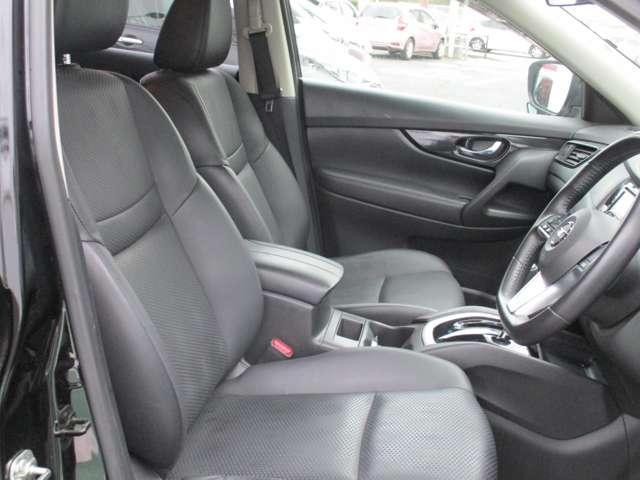 20X 禁煙車 メモリーナビ(MM317D-W) フルセグTV バックカメラ ETC オートバックドア エマージェンシーブレーキ インテリジェントキー デュアルオートエアコン 純正アルミホイール ワンオーナー(18枚目)