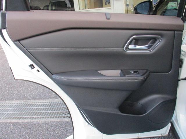 エクストレイル Ｇ　ｅ－４ＯＲＣＥ　当社社用車　禁煙車　プロパイロット　日産コネクトナビ　サンルーフ　アラウンドビューモニター　エマージェンシーブレーキ　前後ドライブレコーダー　ＥＴＣ２．０　エマージェンシーブレーキ　純正アルミホイール（50枚目）
