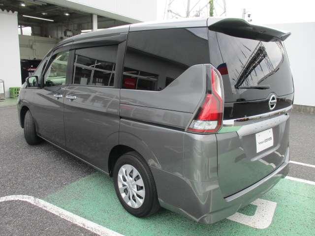 セレナ Ｓ　禁煙車　メモリーナビ（ＭＪ３２０Ｄ－Ｗ）　クルーズコントロール　アラウンドビューモニター　左側電動スライド　ＥＴＣ　エマージェンシーブレーキ　後側方車両検知システム　ハロゲンヘッドライト　ワンオーナー（5枚目）
