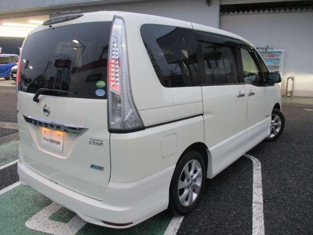 セレナ ハイウェイスター S-ハイブリッド パナソニック製ナビ(CN-L800SED) 後席モニター 両側電動スライド バックカメラ クルーズコントロール ETC キセノンライト アイドリングストップ 社外リモコンスターター 純正アルミホイール(4枚目)