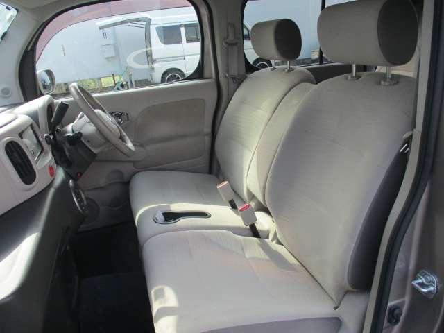 キューブ １５Ｘ　Ｖセレクション　禁煙車　メモリーナビ（ＭＭ３１７Ｄ－Ｗ）　バックカメラ　ＥＴＣ２．０　前方ドライブレコーダー　車線逸脱警報装置　ハロゲンヘッドライト　コーナーポール　コーナーセンサー　マニュアルエアコン　ワンオーナー（8枚目）