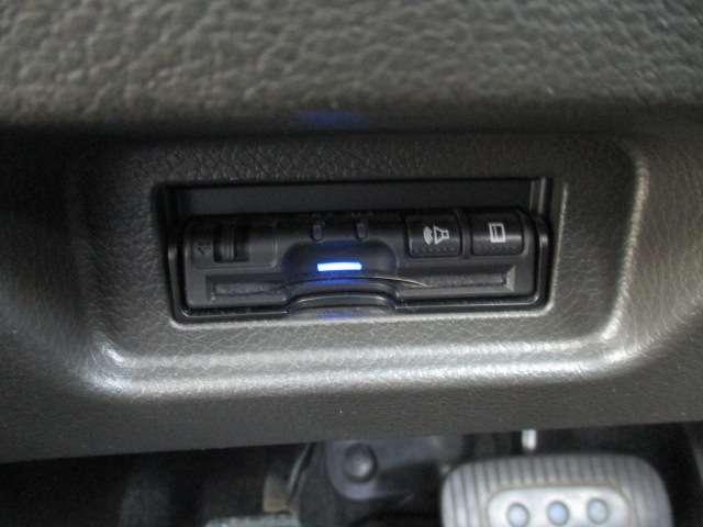 キューブ １５Ｘ　Ｖセレクション　禁煙車　メモリーナビ（ＭＭ３１７Ｄ－Ｗ）　バックカメラ　ＥＴＣ２．０　前方ドライブレコーダー　車線逸脱警報装置　ハロゲンヘッドライト　コーナーポール　コーナーセンサー　マニュアルエアコン　ワンオーナー（17枚目）