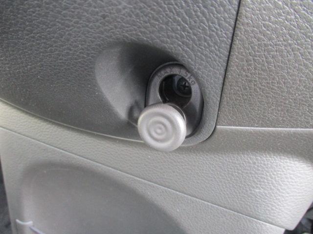 キューブ １５Ｘ　Ｖセレクション　禁煙車　メモリーナビ（ＭＭ３１７Ｄ－Ｗ）　バックカメラ　ＥＴＣ２．０　前方ドライブレコーダー　車線逸脱警報装置　ハロゲンヘッドライト　コーナーポール　コーナーセンサー　マニュアルエアコン　ワンオーナー（27枚目）