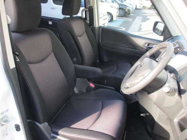 セレナ ハイウェイスター　Ｓ－ハイブリッド　Ｖセレクション　禁煙車　メモリーナビ（ＭＰ３１３Ｄ－Ｗ）　バックカメラ　クルーズコントロール　ＥＴＣ　両側電動スライド　アイドリングストップ　キセノンヘッドライト　インテリジェントキー　純正アルミホイール　ワンオーナ（7枚目）