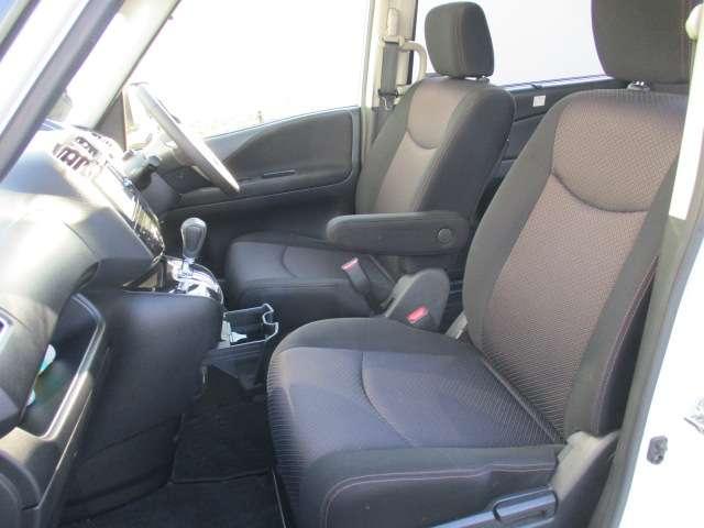 セレナ ハイウェイスター　Ｓ－ハイブリッド　Ｖセレクション　禁煙車　メモリーナビ（ＭＰ３１３Ｄ－Ｗ）　バックカメラ　クルーズコントロール　ＥＴＣ　両側電動スライド　アイドリングストップ　キセノンヘッドライト　インテリジェントキー　純正アルミホイール　ワンオーナ（8枚目）