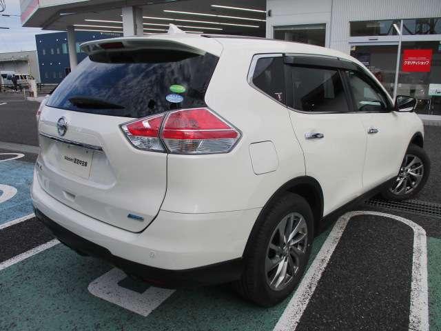 エクストレイル ２．０　２０Ｘｔｔ　エマージェンシーブレーキパッケージ　３列車　禁煙車　ＨＤＤナビ　クルコン　電動バックドア（4枚目）