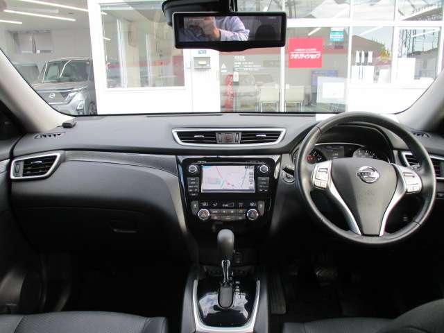 エクストレイル ２．０　２０Ｘｔｔ　エマージェンシーブレーキパッケージ　３列車　禁煙車　ＨＤＤナビ　クルコン　電動バックドア（6枚目）