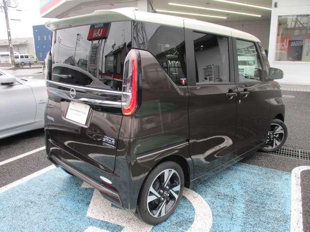 ルークス ハイウェイスター Gターボプロパイロットエディション 当社社用車 後期型 寒冷地仕様 メモリーナビ(MM223D-L) ETC2.0 ナビ連動前後ドライブレコーダー エマージェンシーブレーキ 車線逸脱警報装置 アラウンドビューモニター 純正アルミホイール(5枚目)