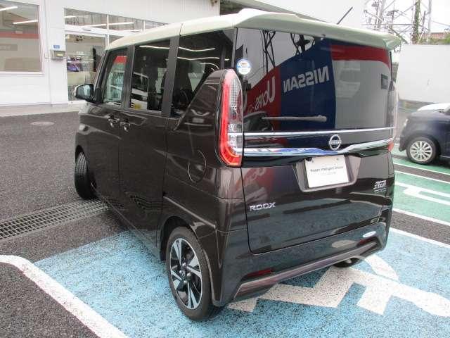 ルークス ハイウェイスター Gターボプロパイロットエディション 当社社用車 後期型 寒冷地仕様 メモリーナビ(MM223D-L) ETC2.0 ナビ連動前後ドライブレコーダー エマージェンシーブレーキ 車線逸脱警報装置 アラウンドビューモニター 純正アルミホイール(6枚目)