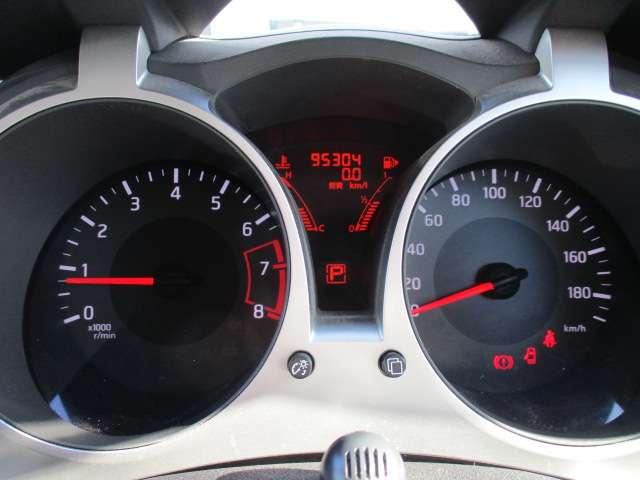 大型で見やすいメーター！！エコ運転支援にもなる燃費計が表示される車両情報ディスプレイ☆各システムの作動状況など、様々な情報を表示します！