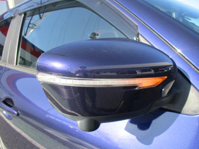 ウインカー付きドアミラー装備しております。外部から分かりやすくなりますので、安全装備でもありますね♪