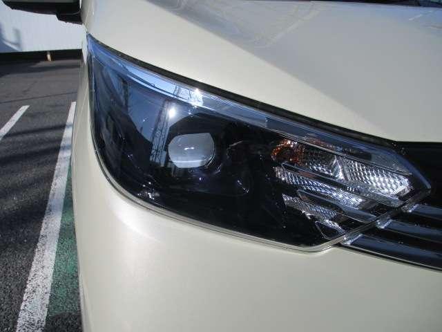 デイズ ６６０　Ｘ　社用車　禁煙車　エマブレ　前後ドラレコ　ＬＥＤ（17枚目）