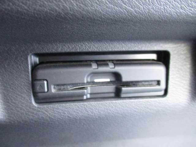 キックス Ｘ　ツートーンインテリアエディション　禁煙車　プロパイロット　メモリーナビ（ＭＭ３２０Ｄ－Ｌ）　エマージェンシーブレーキ　前後ドライブレコーダー　アラウンドビューモニター　車線逸脱警報装置　シートヒーター　純正アルミホイール　ワンオーナー（13枚目）