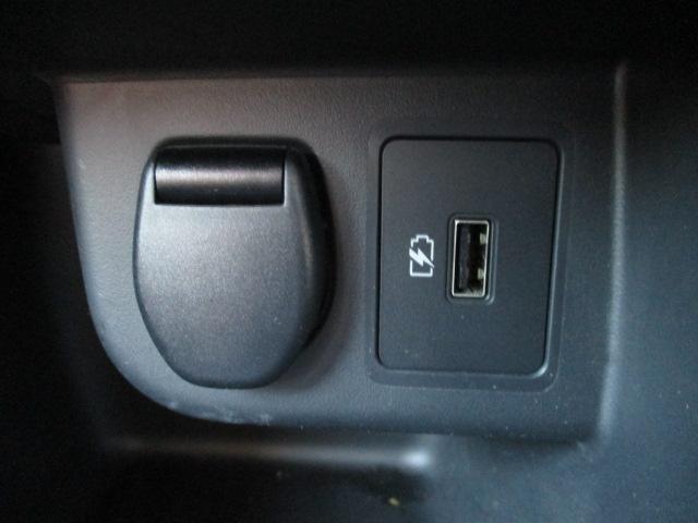 キックス Ｘ　ツートーンインテリアエディション　禁煙車　プロパイロット　メモリーナビ（ＭＭ３２０Ｄ－Ｌ）　エマージェンシーブレーキ　前後ドライブレコーダー　アラウンドビューモニター　車線逸脱警報装置　シートヒーター　純正アルミホイール　ワンオーナー（22枚目）